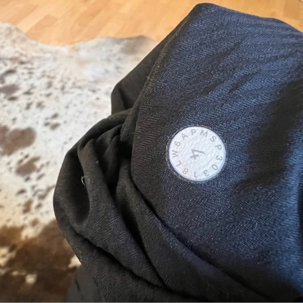 LULULEMON‎ Black Dance Studio Crop Unlined 25” Athletic Pants Size 4